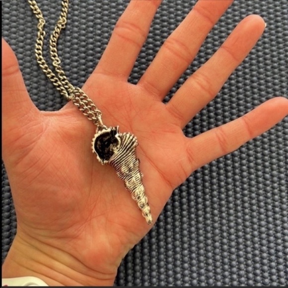 Of Mice & Men Necklace - Picture 4 of 4